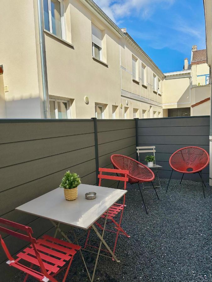 Apartament Le Sacre - Centre - Cour Privative - Parking Reims Zewnętrze zdjęcie