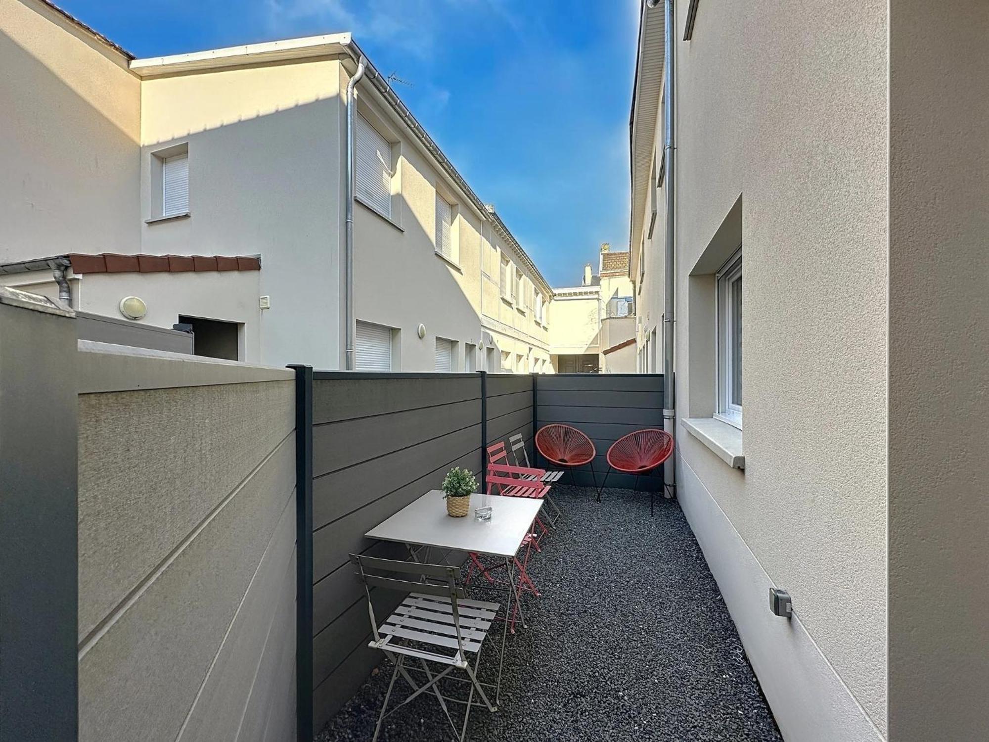 Apartament Le Sacre - Centre - Cour Privative - Parking Reims Zewnętrze zdjęcie