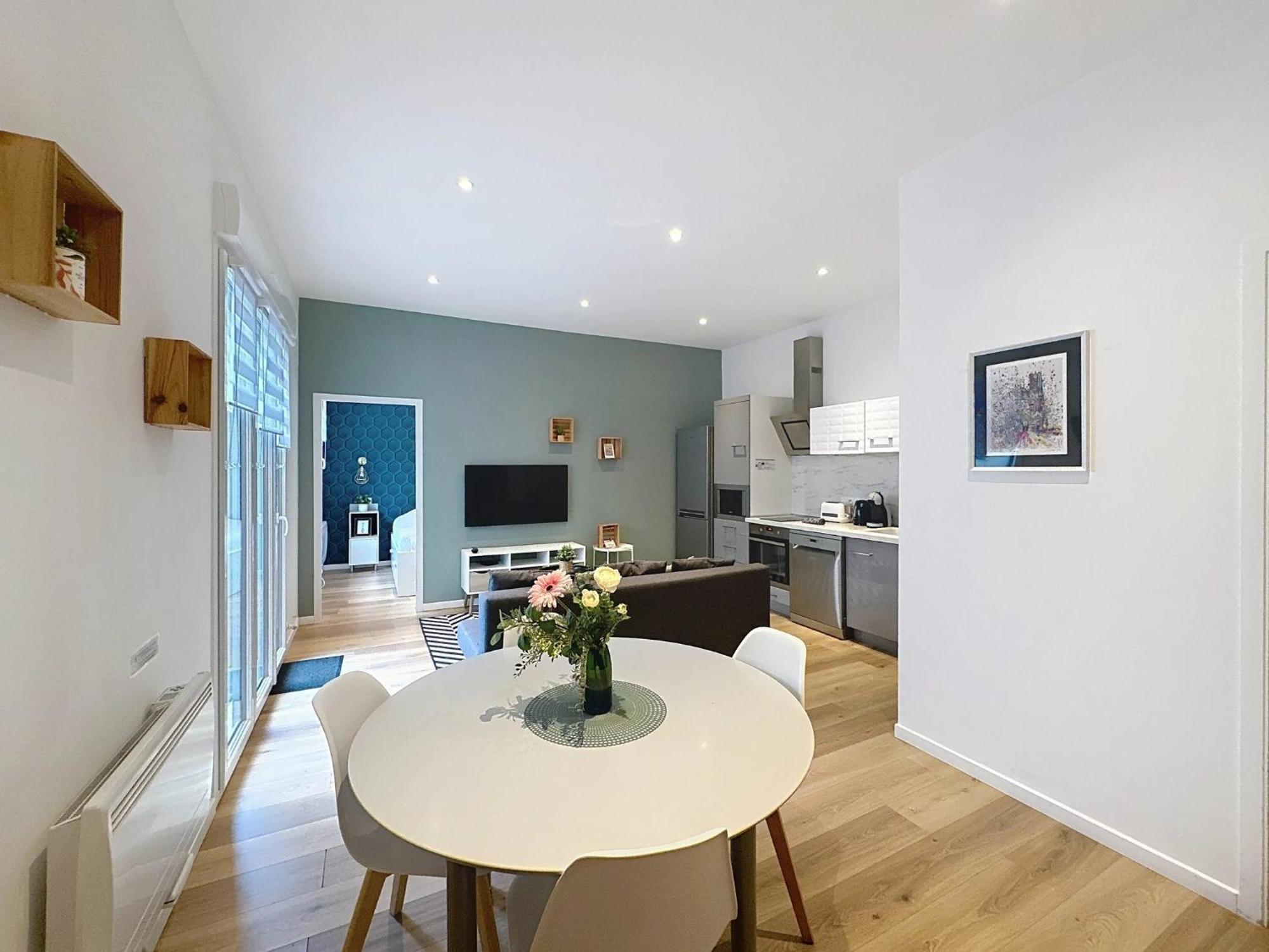 Apartament Le Sacre - Centre - Cour Privative - Parking Reims Zewnętrze zdjęcie