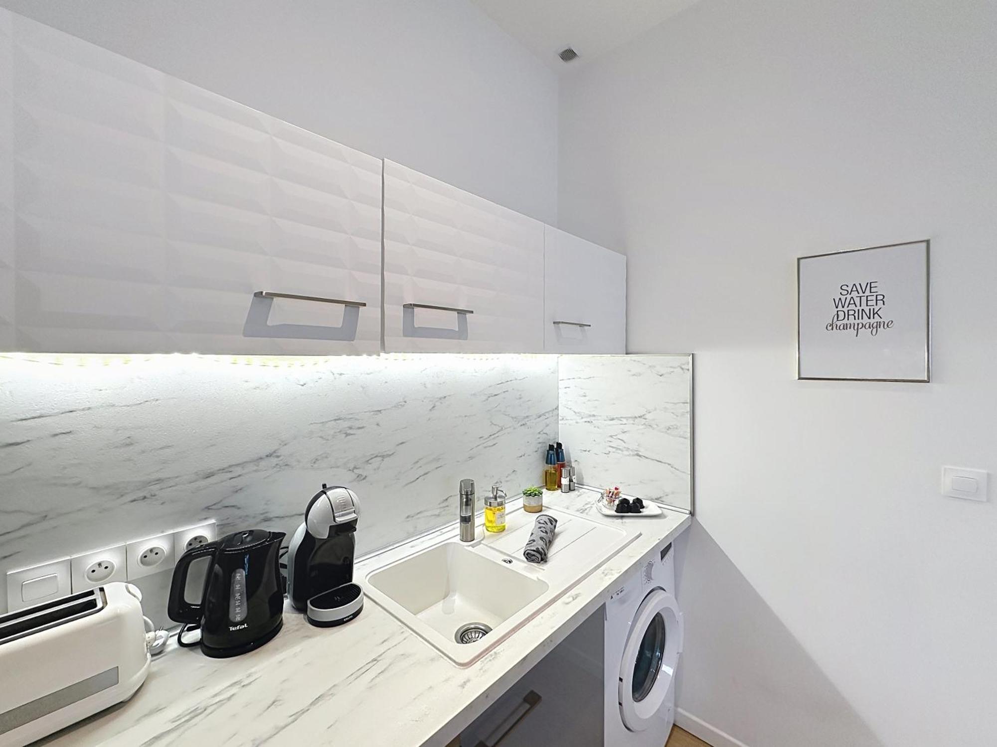 Apartament Le Sacre - Centre - Cour Privative - Parking Reims Zewnętrze zdjęcie